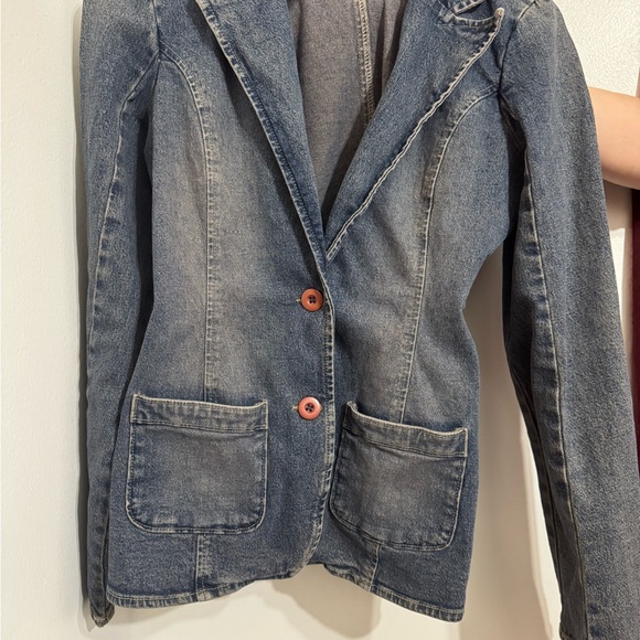 Rubbish Blue Jean Jacket with Tailored Design - Picture 3 of 5